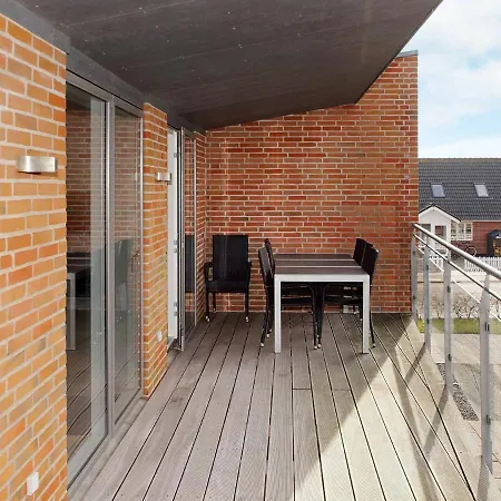 Apartment 8 Person In Hemmet-by Traum *