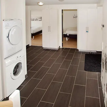 Apartment 8 Person In Hemmet-by Traum *