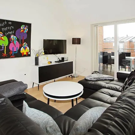 8 Person In Hemmet-by Traum Hemmet